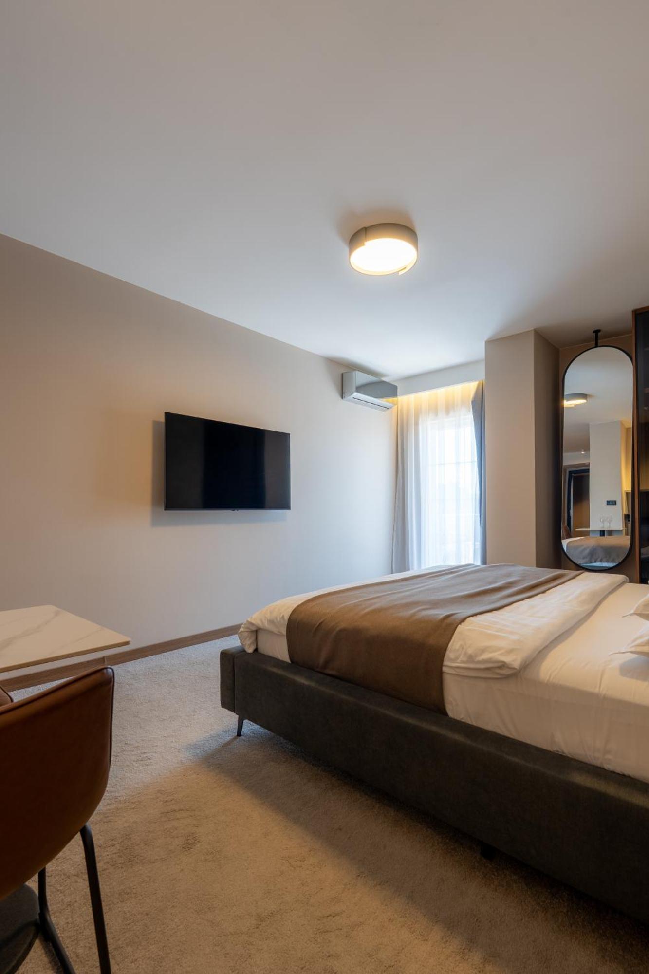 Downtown Apartments Приштина Экстерьер фото