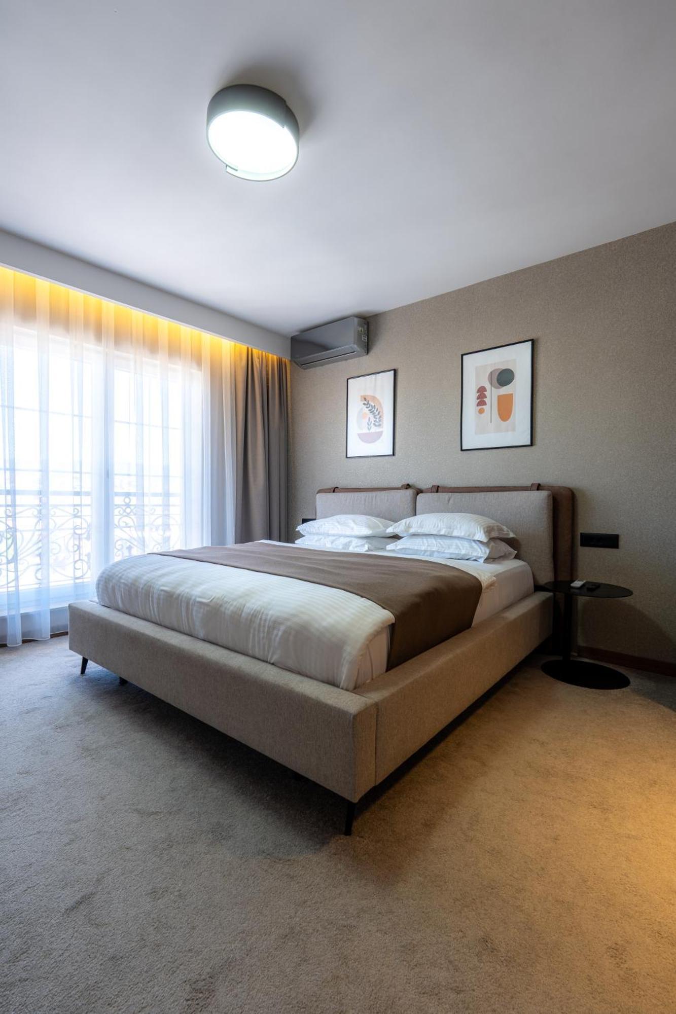 Downtown Apartments Приштина Экстерьер фото